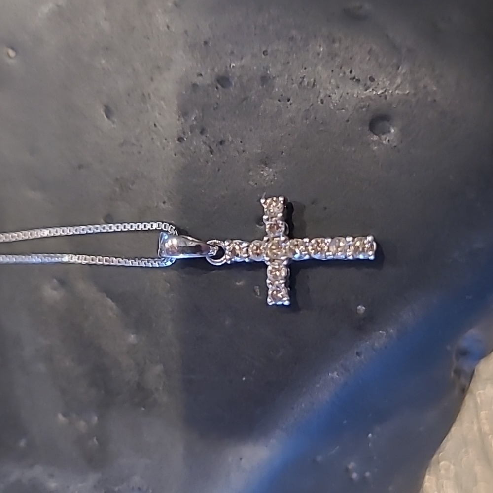 Genuine diamond 14kt gold cross w 10k chain